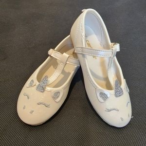 EUC Carter's Unicorn Silver Glitters Flats US 9 Toddler